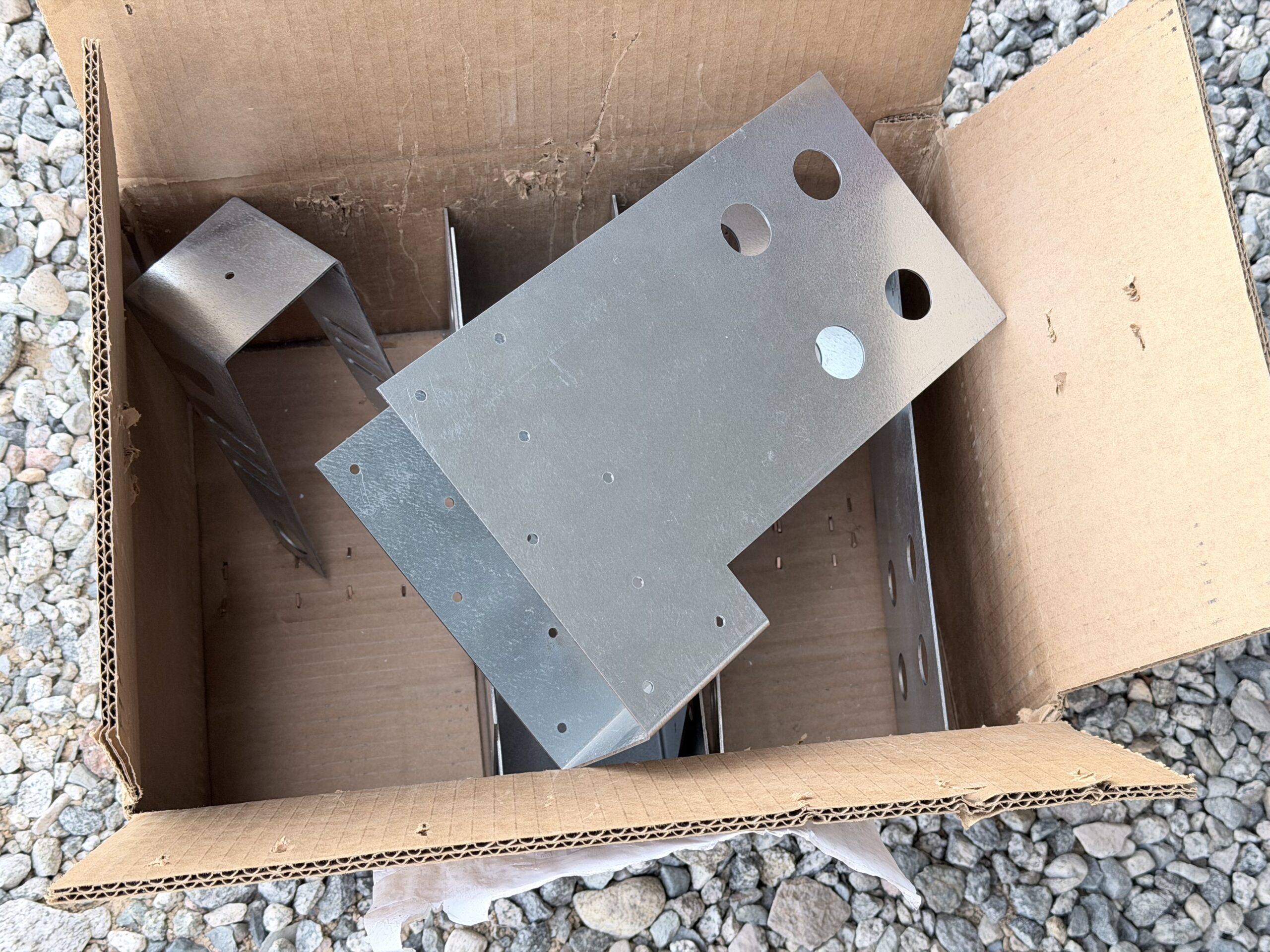 4 Hangers and 1 Wallplate